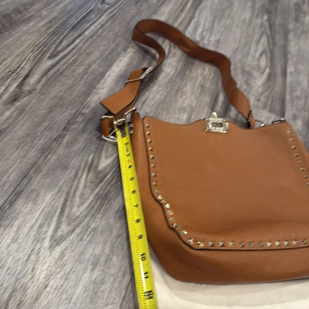 Valentino Garavani ROCKSTUD CALFSKIN HOBO BAG Light Cuir Tobacco Brown Crossbody - Picture 8 of 16